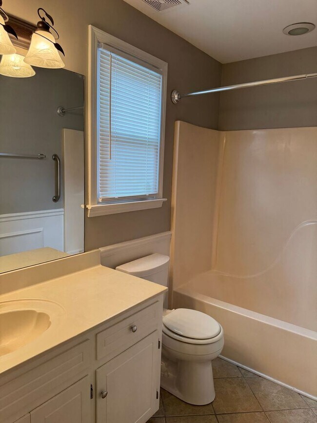 Building Photo - Sango! Partial Brick home with 3 bedrooms,...