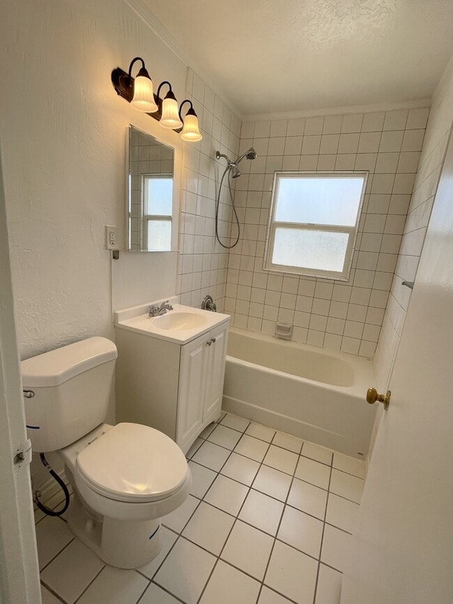 Building Photo - Murray House