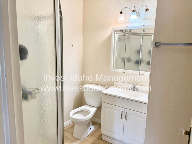 Building Photo - 126-128 N 10th St