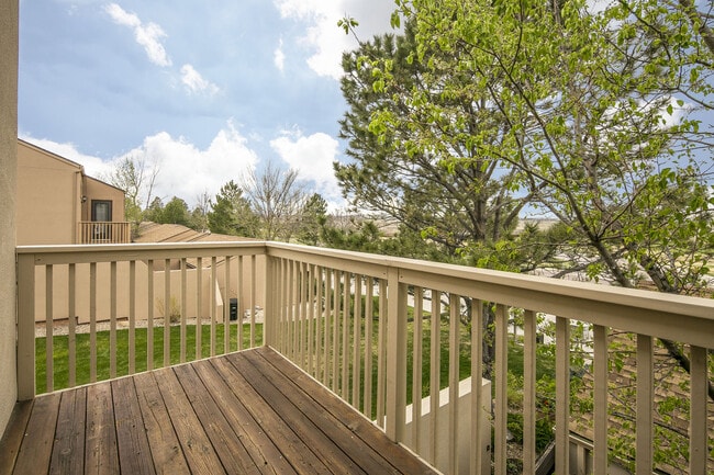 Building Photo - Breathtaking Three Bedroom Townhouse In The Pinery On The Golf Course