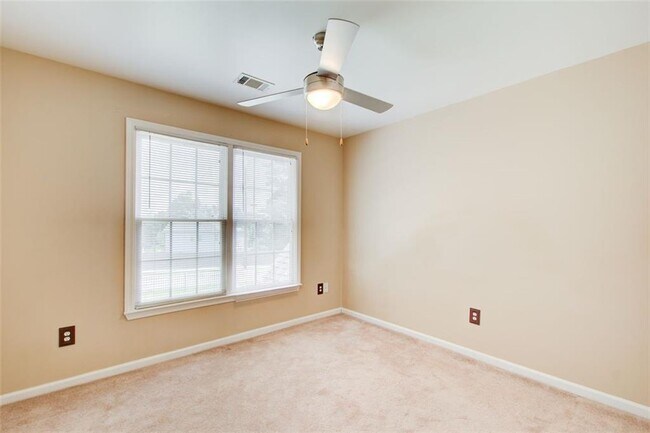 Building Photo - 3040 Stone Rd