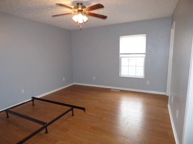 Building Photo - Brice Green 3 BR Condo!