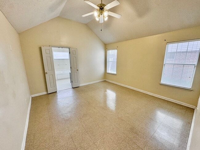 Building Photo - 1468 S Goodlett Grove Cove
