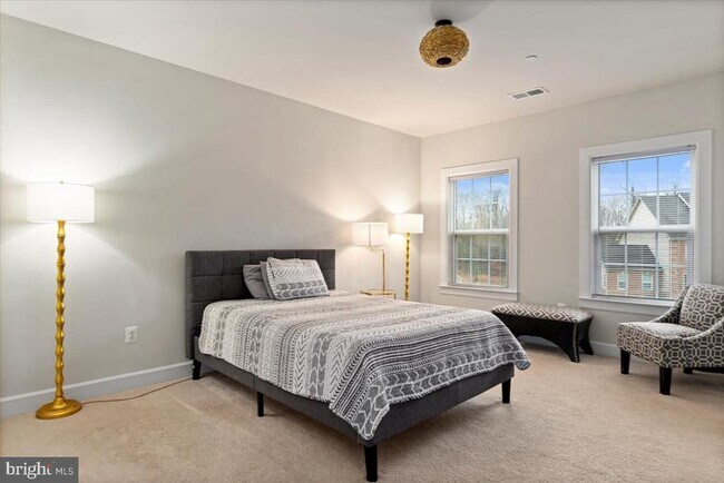 Building Photo - 13903 Hebron Ln