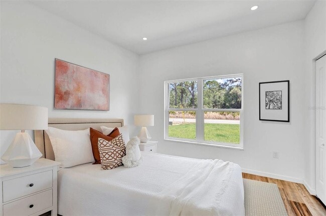 Building Photo - 8001 Leonardo St