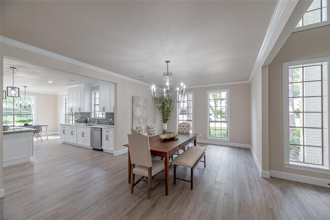 Building Photo - 3123 Baywood Park Dr