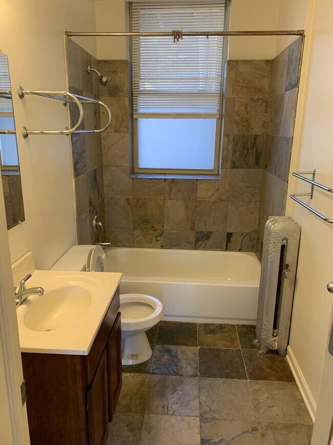 Building Photo - 1943 W Chase Ave