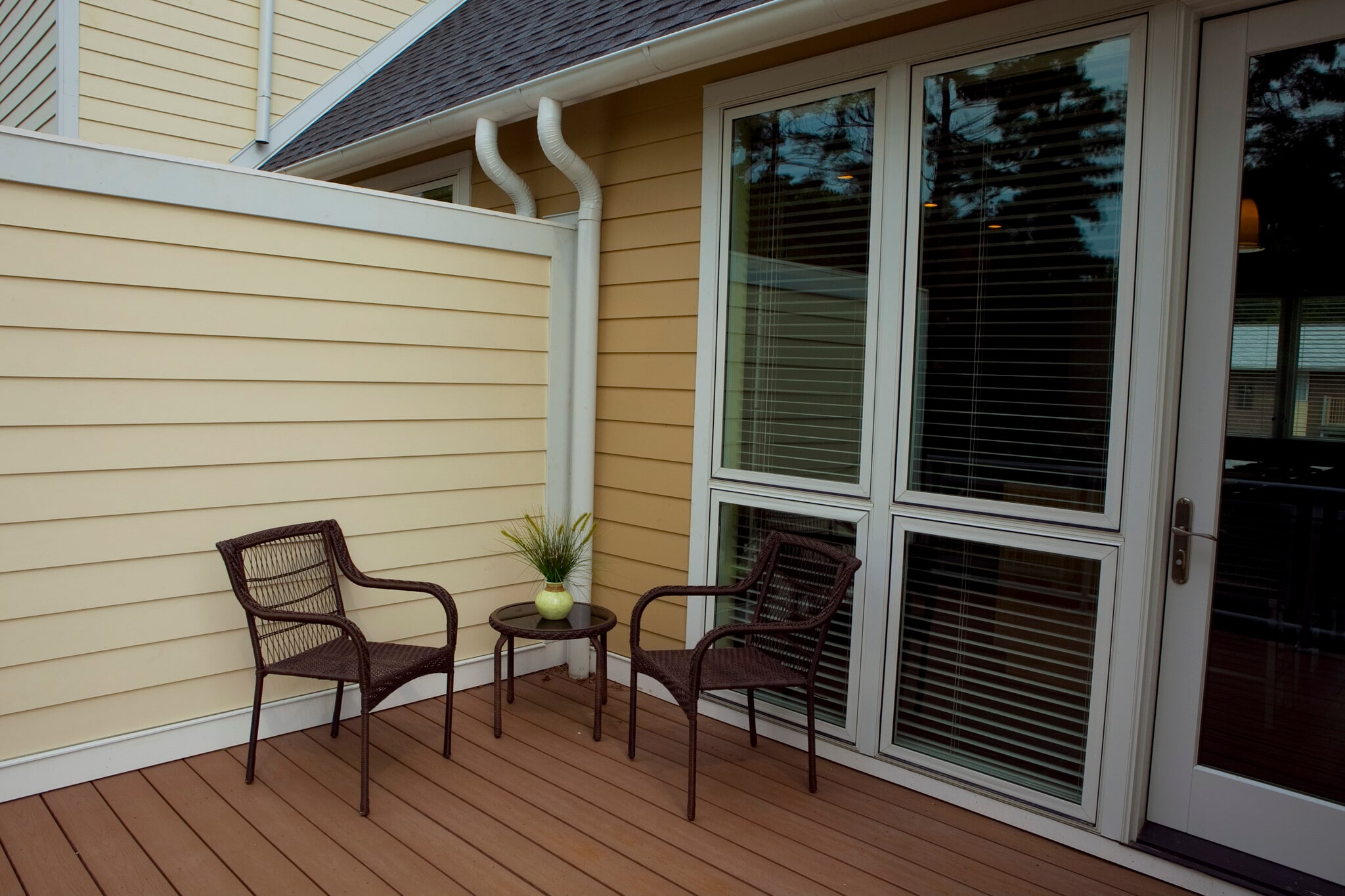 Building Photo - 325 S Poplar St