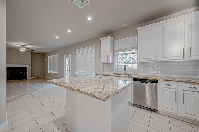 Building Photo - 24043 River Pl Dr