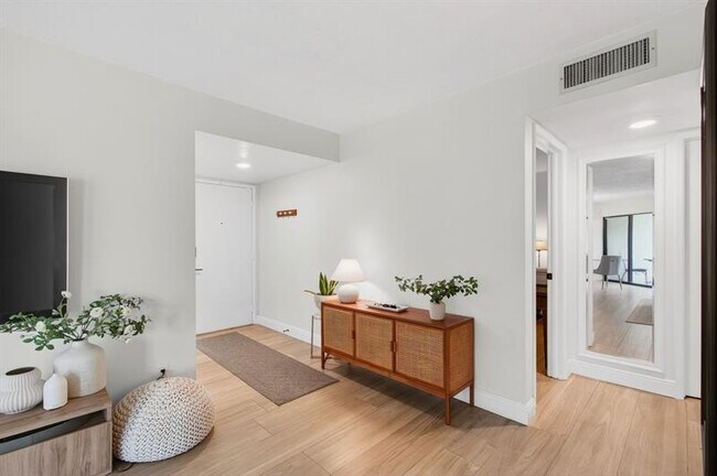 Building Photo - 5851 Camino Del Sol
