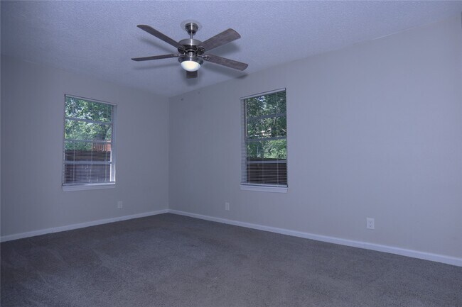 Building Photo - 130 Bennett Dr