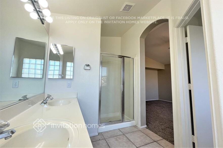 Building Photo - 5222 W Kesler Ln