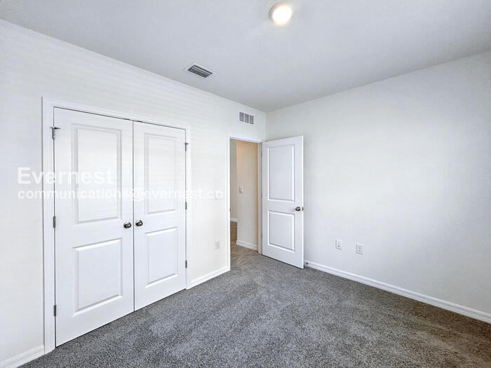 Building Photo - 8332 Juning Cove