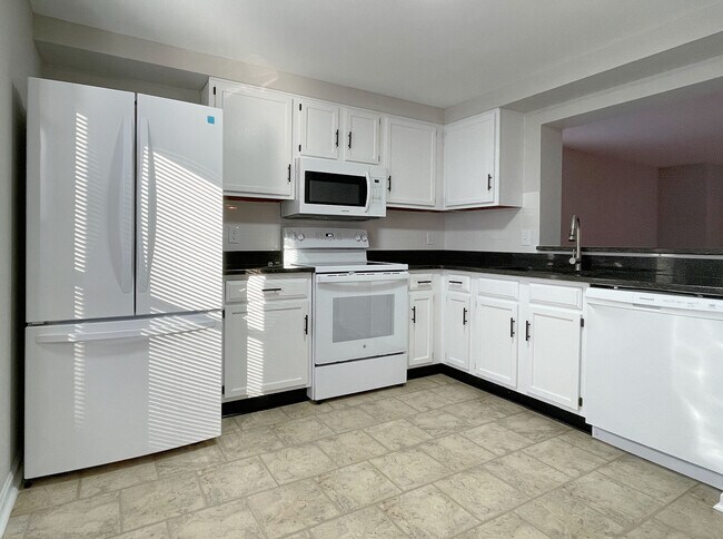 Building Photo - 7328 Summerland Dr