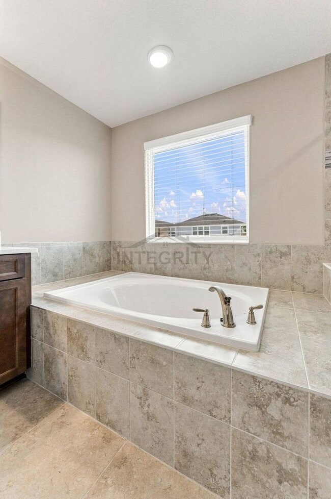 Building Photo - 9464 Crescent Ray Dr