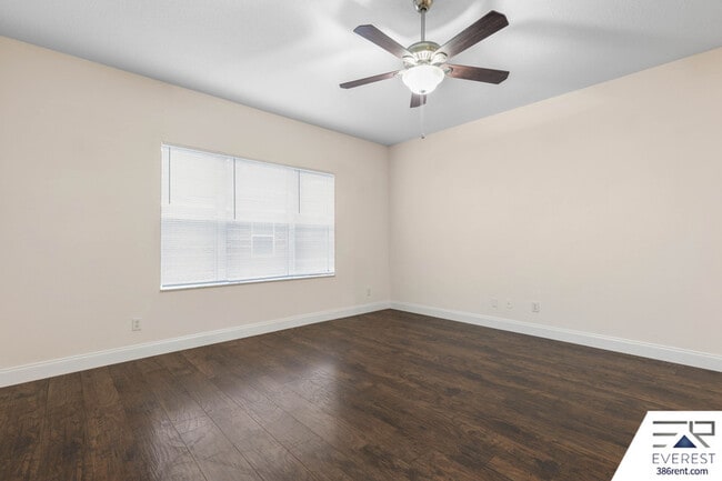 Building Photo - 7 Robin Pl