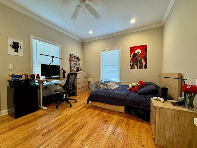 Building Photo - Rent Special: $250 Off First Month at 3BR/...