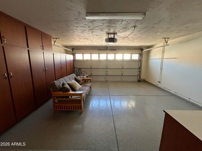 Building Photo - 3921 E Graythorn St