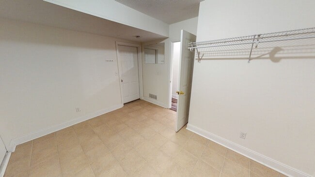 Building Photo - 2 Bed / 1.5 Bath Townhouse for Rent in Monaca, PA!