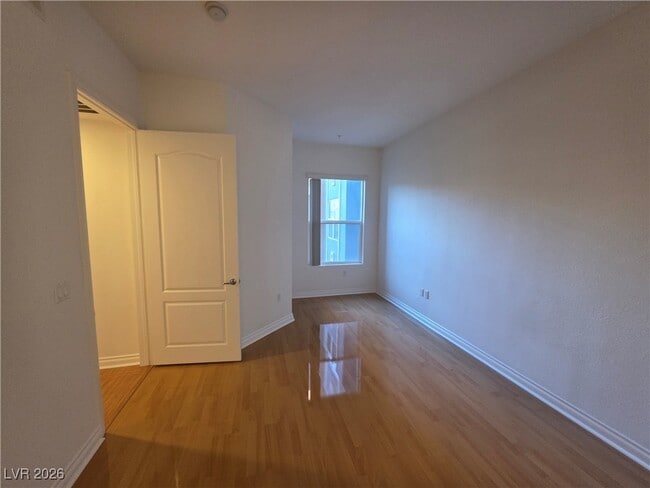 Building Photo - 62 E Serene Ave