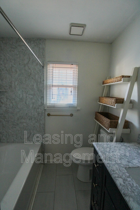 Building Photo - 2004 Vestry Dr