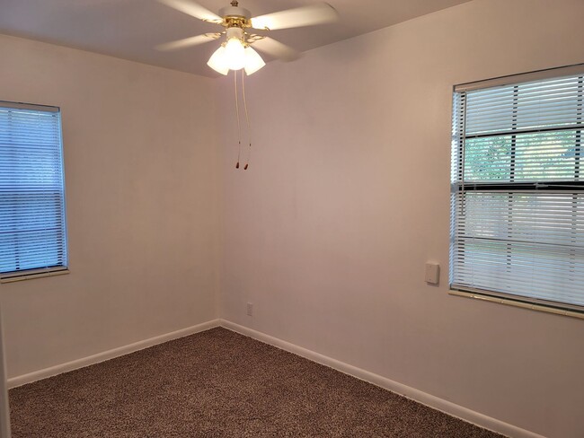 Building Photo - Charm + Plenty of Storage Space-Make this Temple Terrace House A Home!