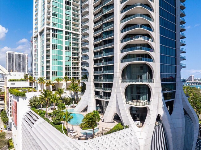 Building Photo - 1000 Biscayne Blvd