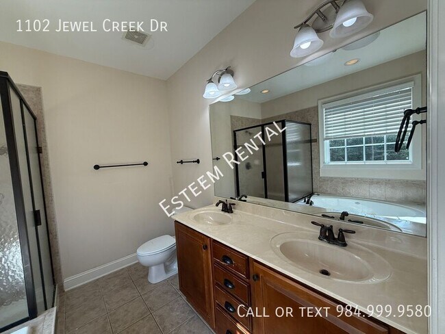 Building Photo - 1102 Jewel Creek Dr