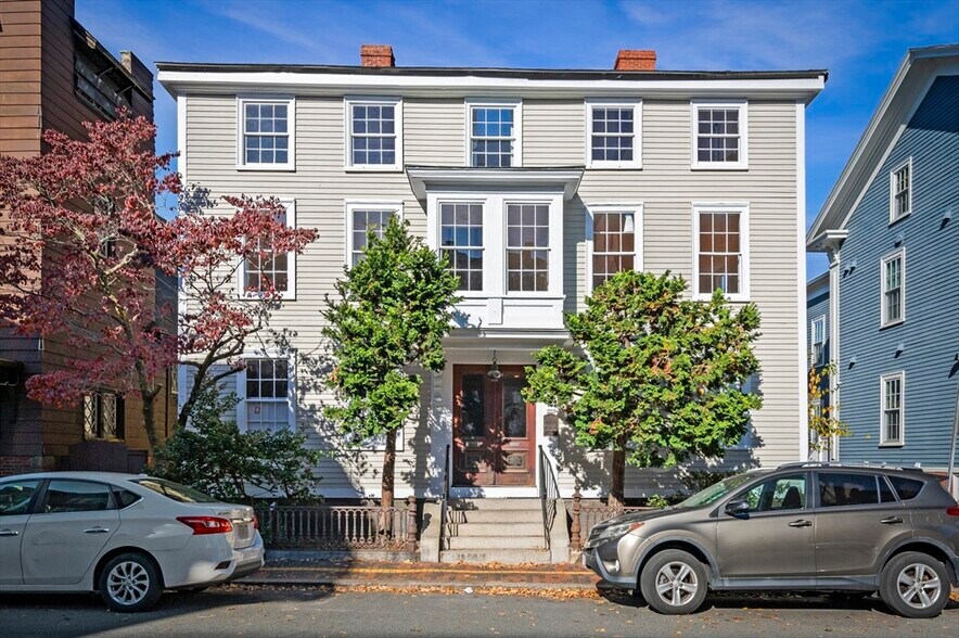 Building Photo - 15 Lynde St