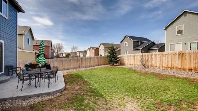 Building Photo - Charming Open Floor Plan Home