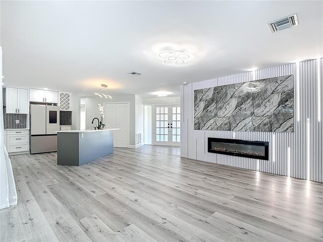 Building Photo - 620 N Barfield Dr