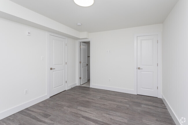 1BR, 1BA - 609 SF - Renovated - GrandView Apartments