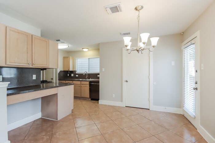 Building Photo - 26852 Haileys Mnr