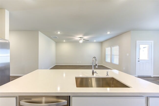 Building Photo - 6219 Lost Rdg Ln