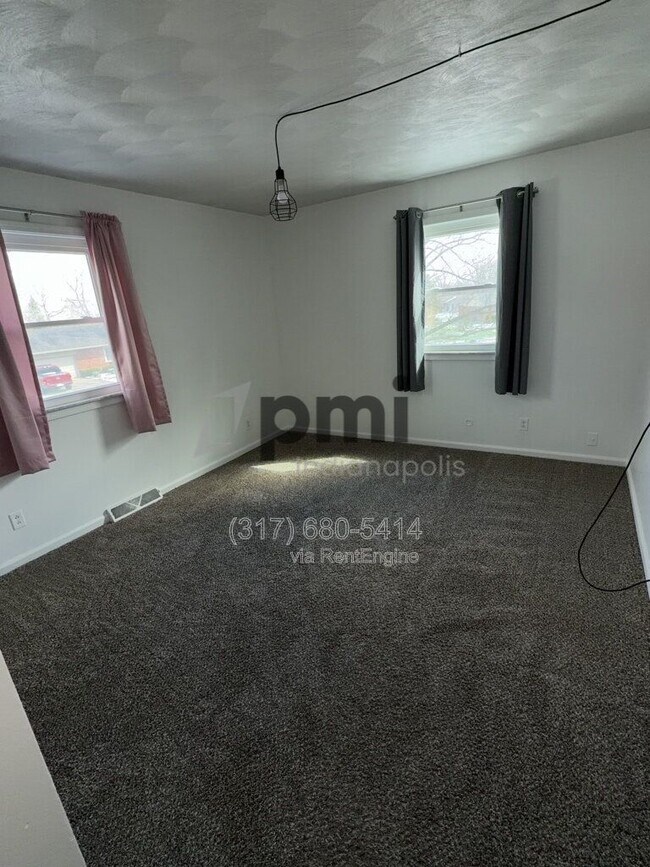 Building Photo - 635 Phaeton Pl