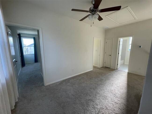 Building Photo - 142 Simon