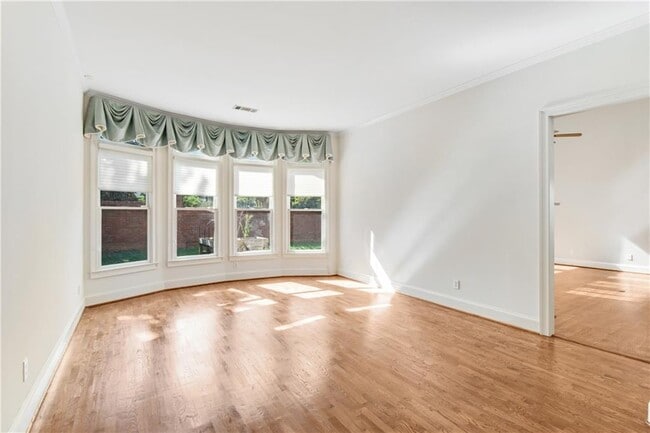 Building Photo - 290 Windsor Gate Cove NE