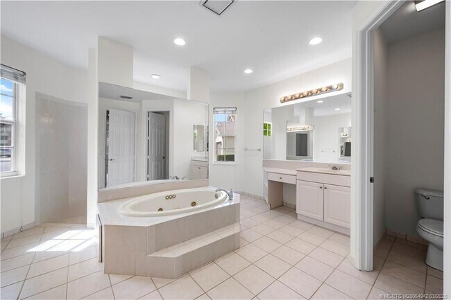 Building Photo - 2529 SW Park Meadows Trail