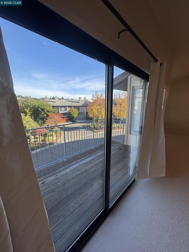 Building Photo - 87 Starview Dr