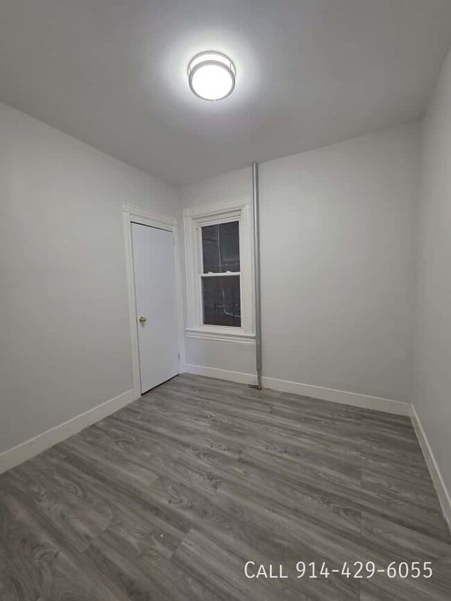 Building Photo - 136 Hawthorne Ave