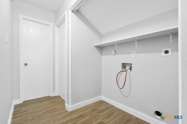 Building Photo - 6714 Windsor Hollow Dr