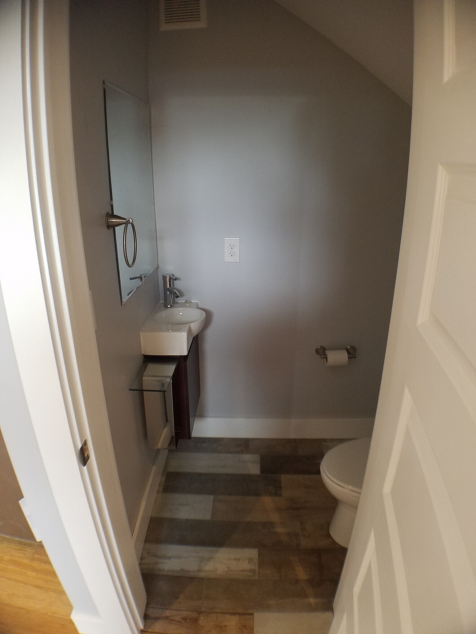 Downstairs Halfbath - 3205 Gravier Street