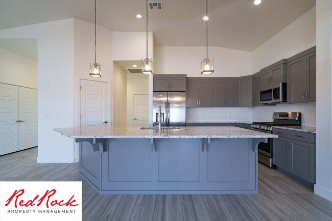 Building Photo - Incredible 3 Bedroom, 2 Bathroom Property ...