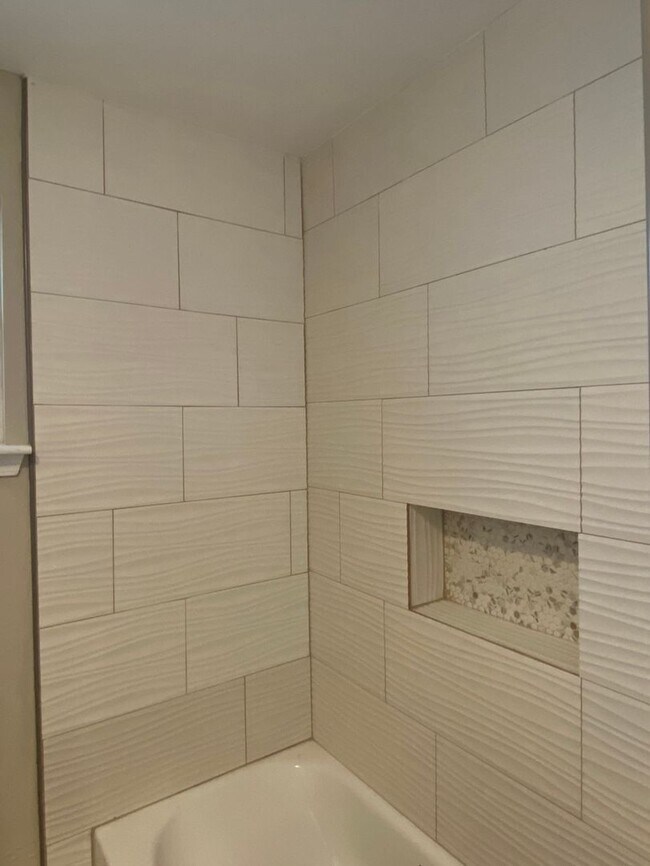 Building Photo - 3 BR 2 BA ALGIERS GEM - WON'T LAST LONG!!