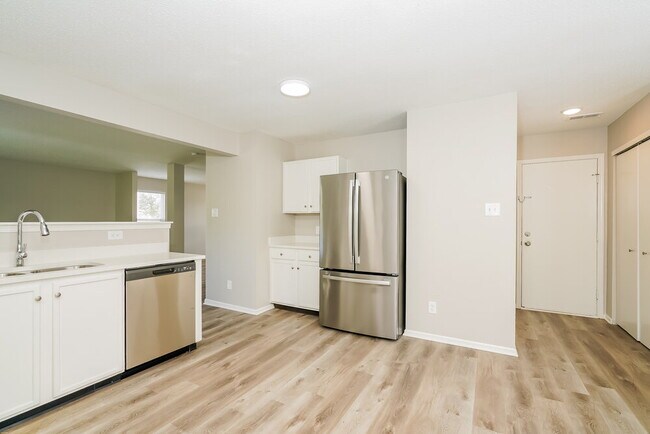 Building Photo - 968 Indigo Dr