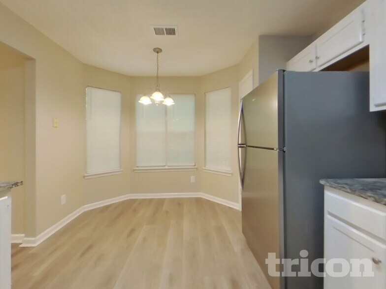 Building Photo - 215 Winterville Dr