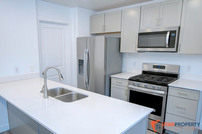 Building Photo - 763 N 3860 W