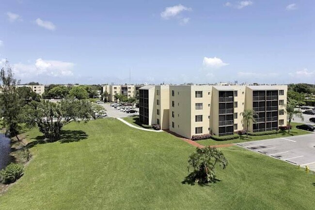 Building Photo - 1.0 bedroom in Fort Lauderdale Florida 33311