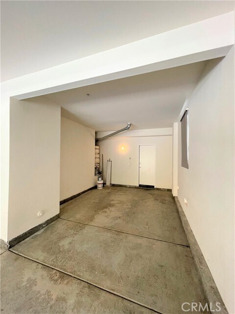 Building Photo - 4864 Highview St