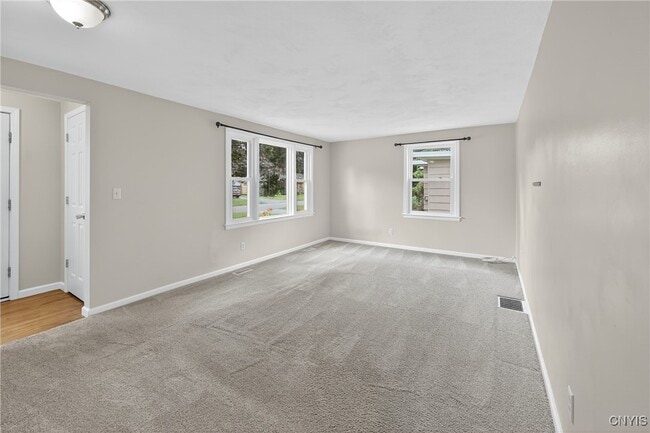 Building Photo - 111 Patricia Ln